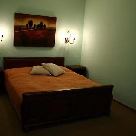Zlaty Lev Hotel 3*