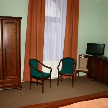Zlaty Lev Szálloda Louny