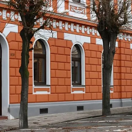 Zlaty Lev Отель